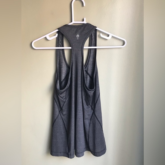 Human Performance Engineering Tank Top Size: S - Picture 2 of 10